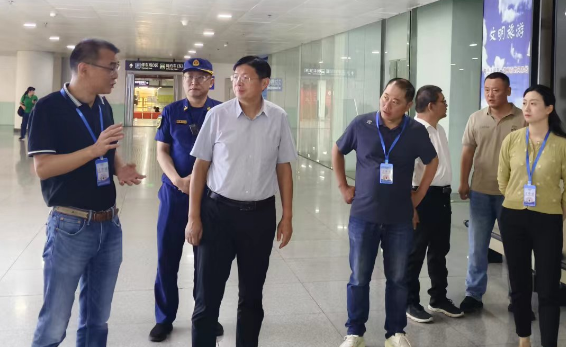 區政府主要負責同志開展節前安全生產檢查